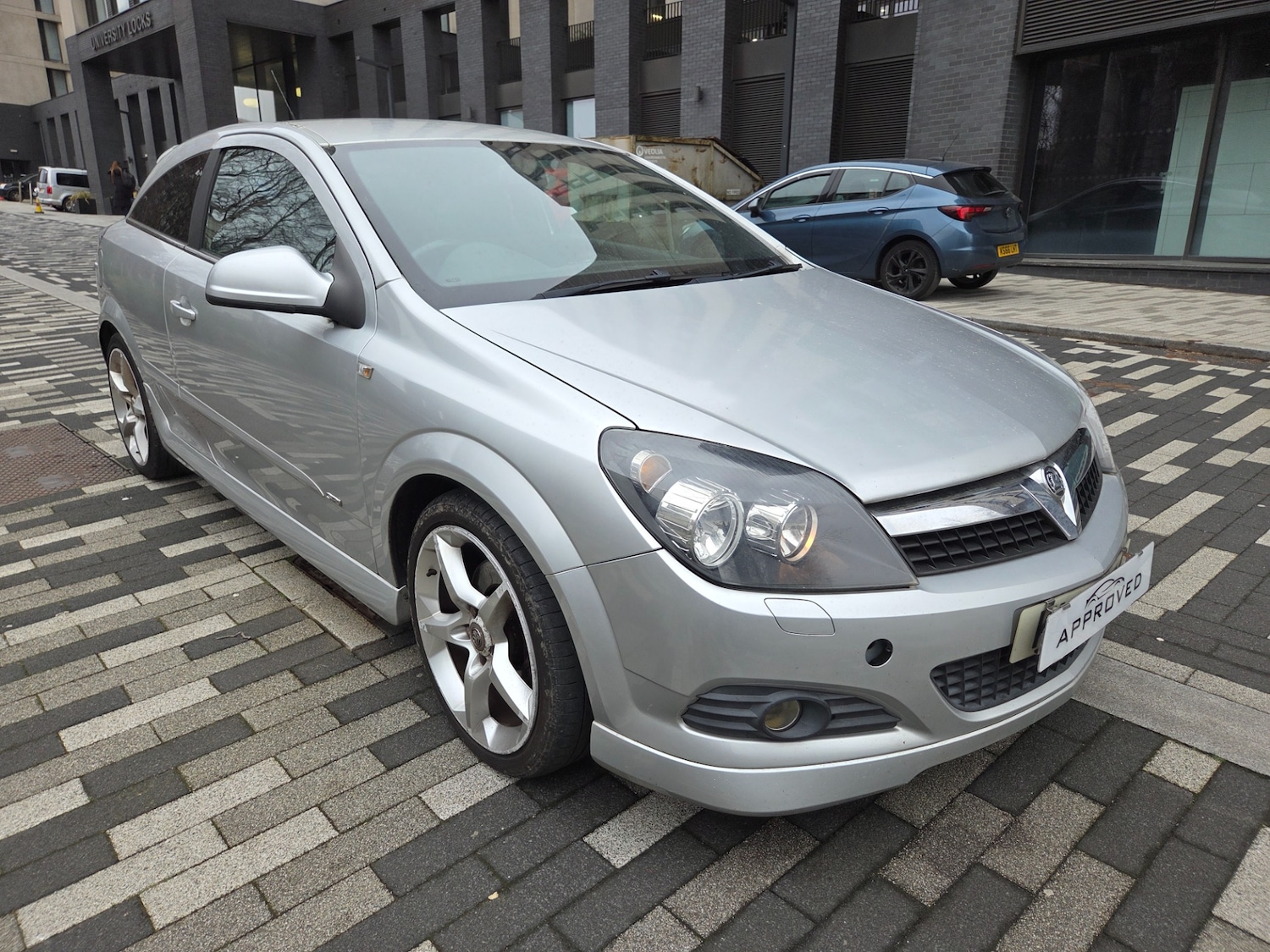 Used Vauxhall Astra 2010 for sale - 77767175: Photo 2