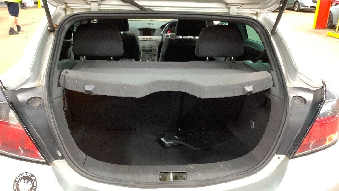 Used Vauxhall Astra 2010 for sale - 77767175: Photo 8