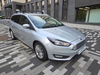 Used Ford Focus 2017 for sale - 76120538: Photo 2