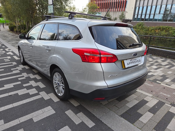 Used Ford Focus 2017 for sale - 76120538: Photo 3