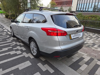 Used Ford Focus 2017 for sale - 76120538: Photo 3