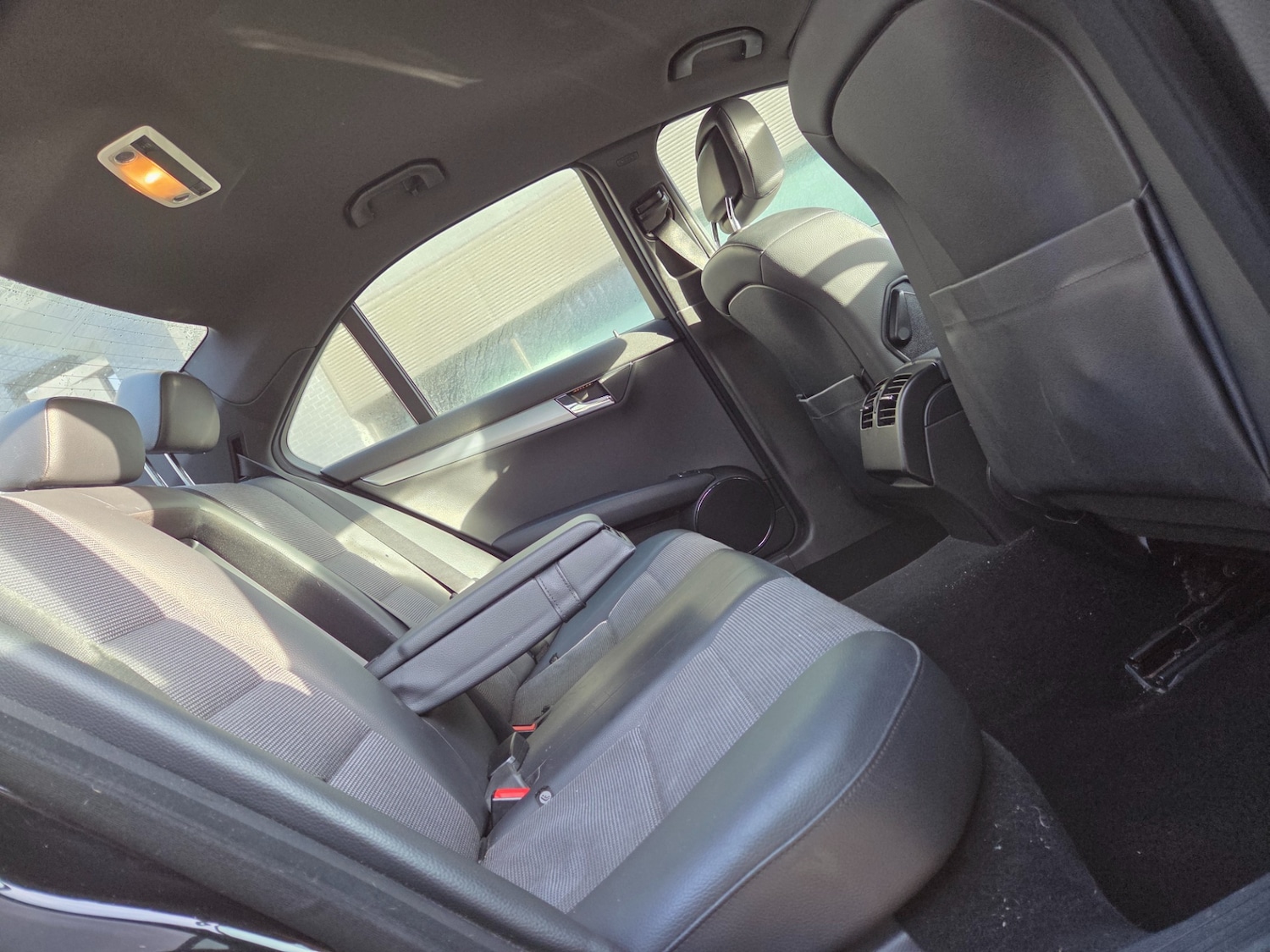 Used Mercedes-Benz C Class 2009 for sale - 77118834: Photo 2