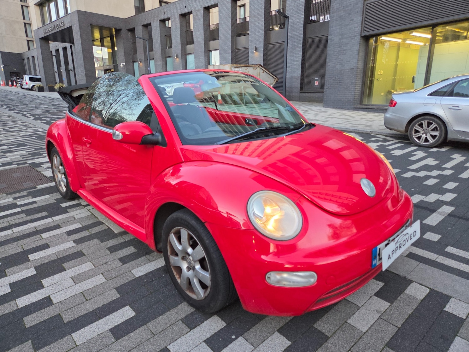 Used Volkswagen Beetle 2004 for sale - 76649657: Photo 2
