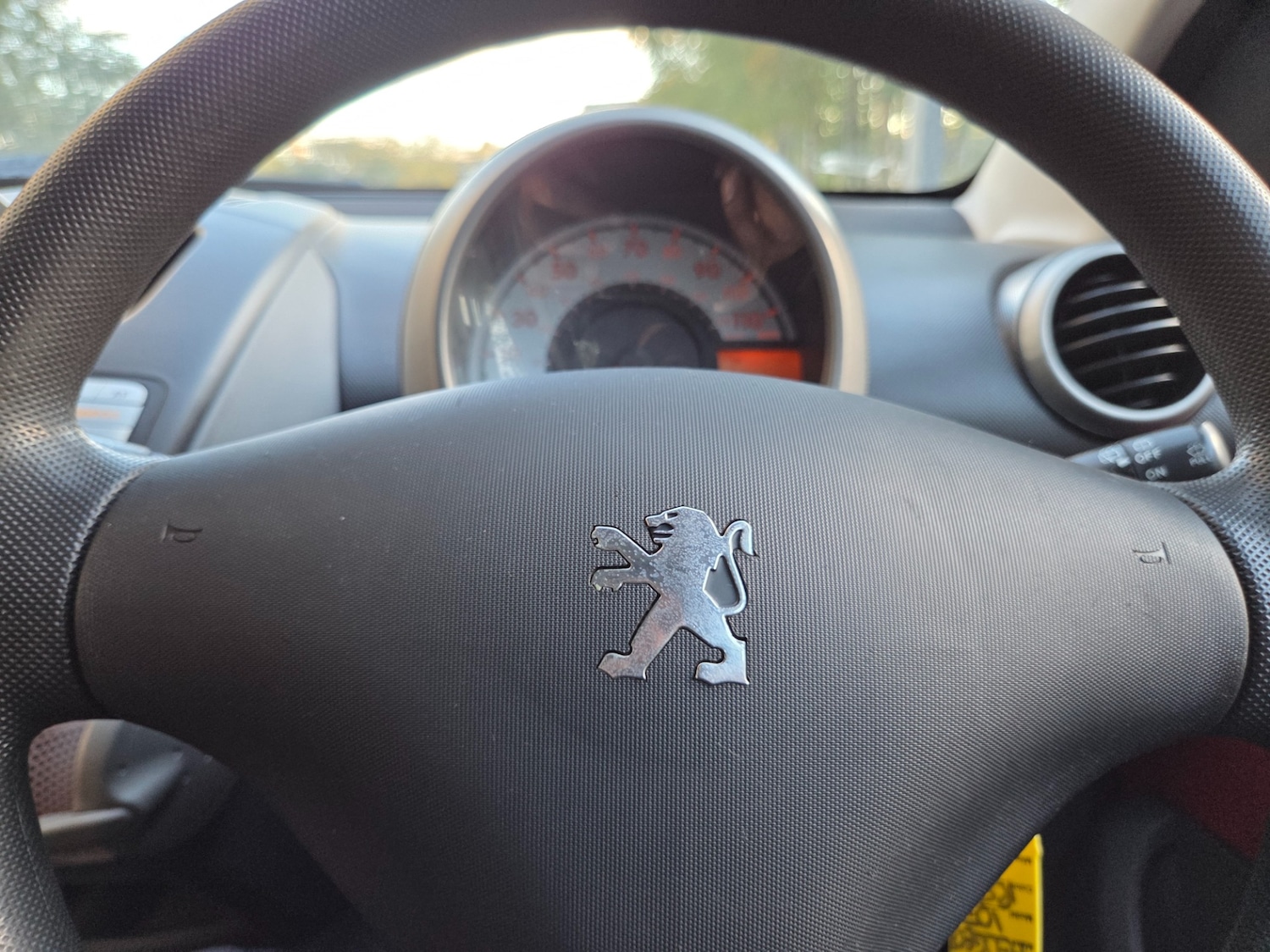 Used Peugeot 107 2009 for sale - 76260954: Photo 10