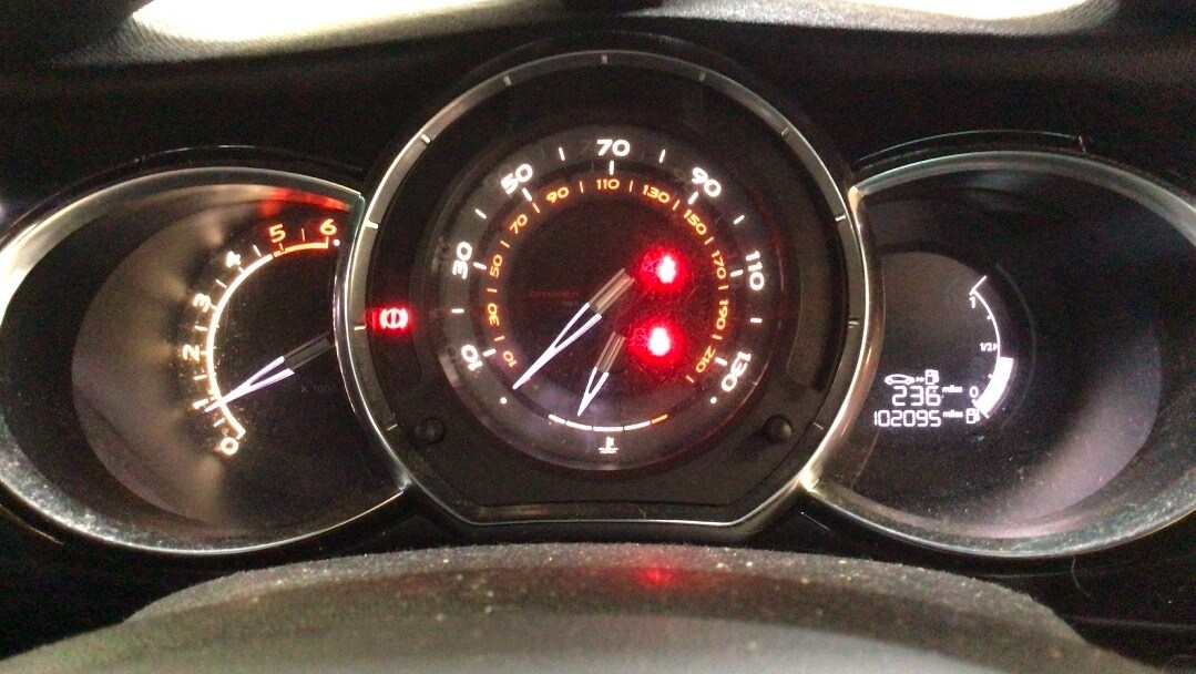 Used Citroen DS3 2015 for sale - 77981990: Photo 6