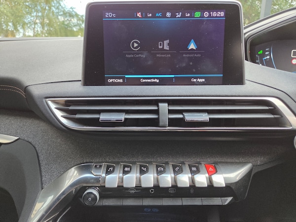 Used Peugeot 3008 2017 for sale - 76120515: Photo 14