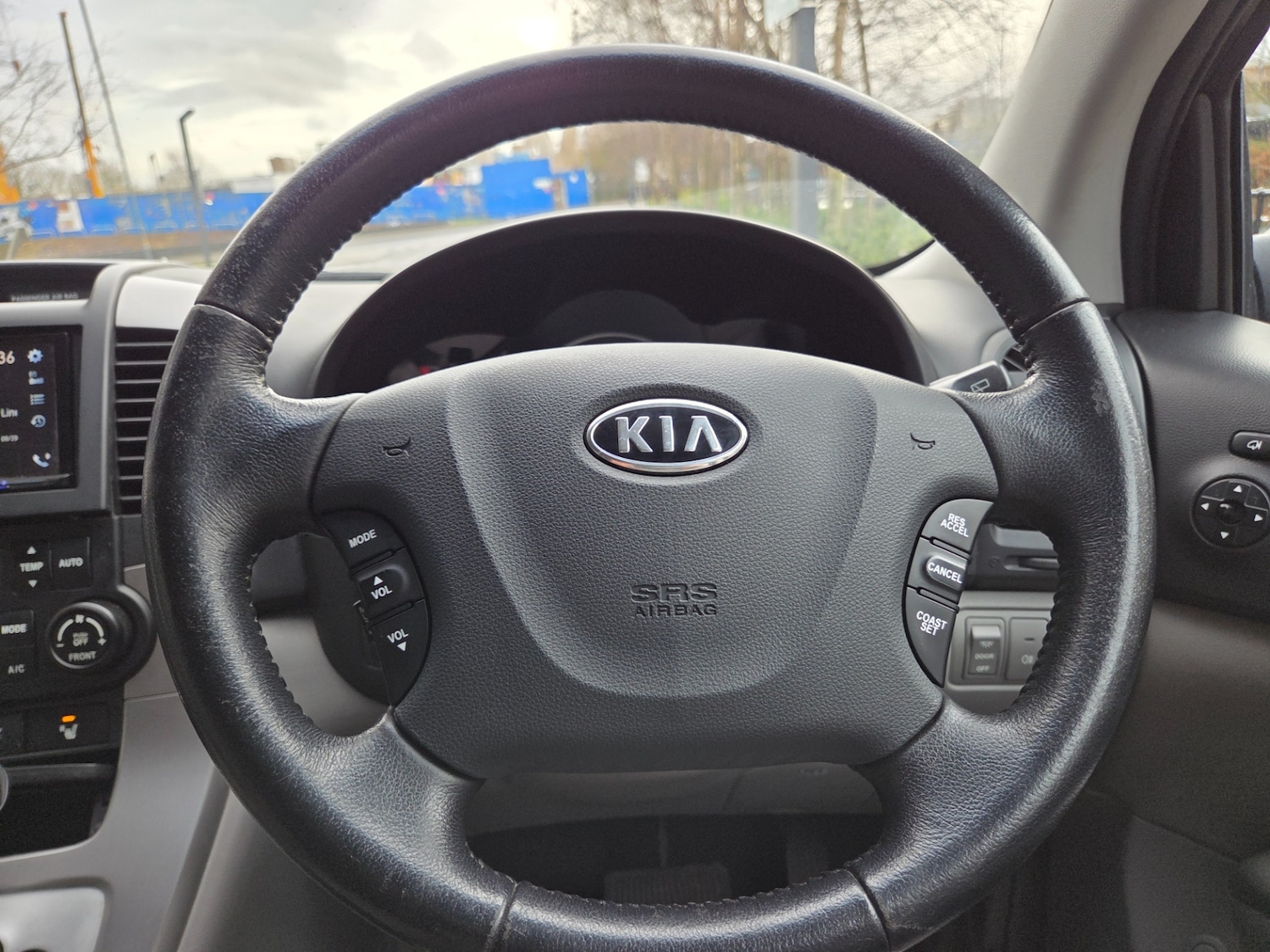 Used Kia Sedona 2010 for sale - 77342767: Photo 11