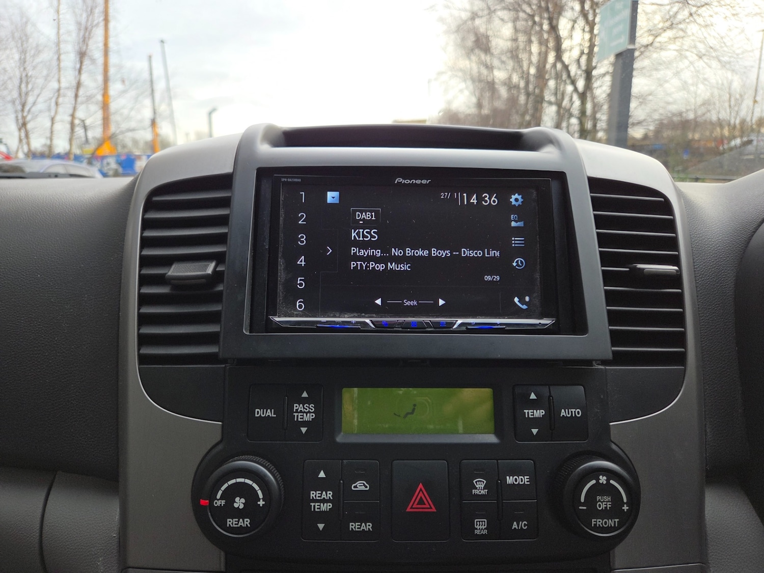 Used Kia Sedona 2010 for sale - 77342767: Photo 12