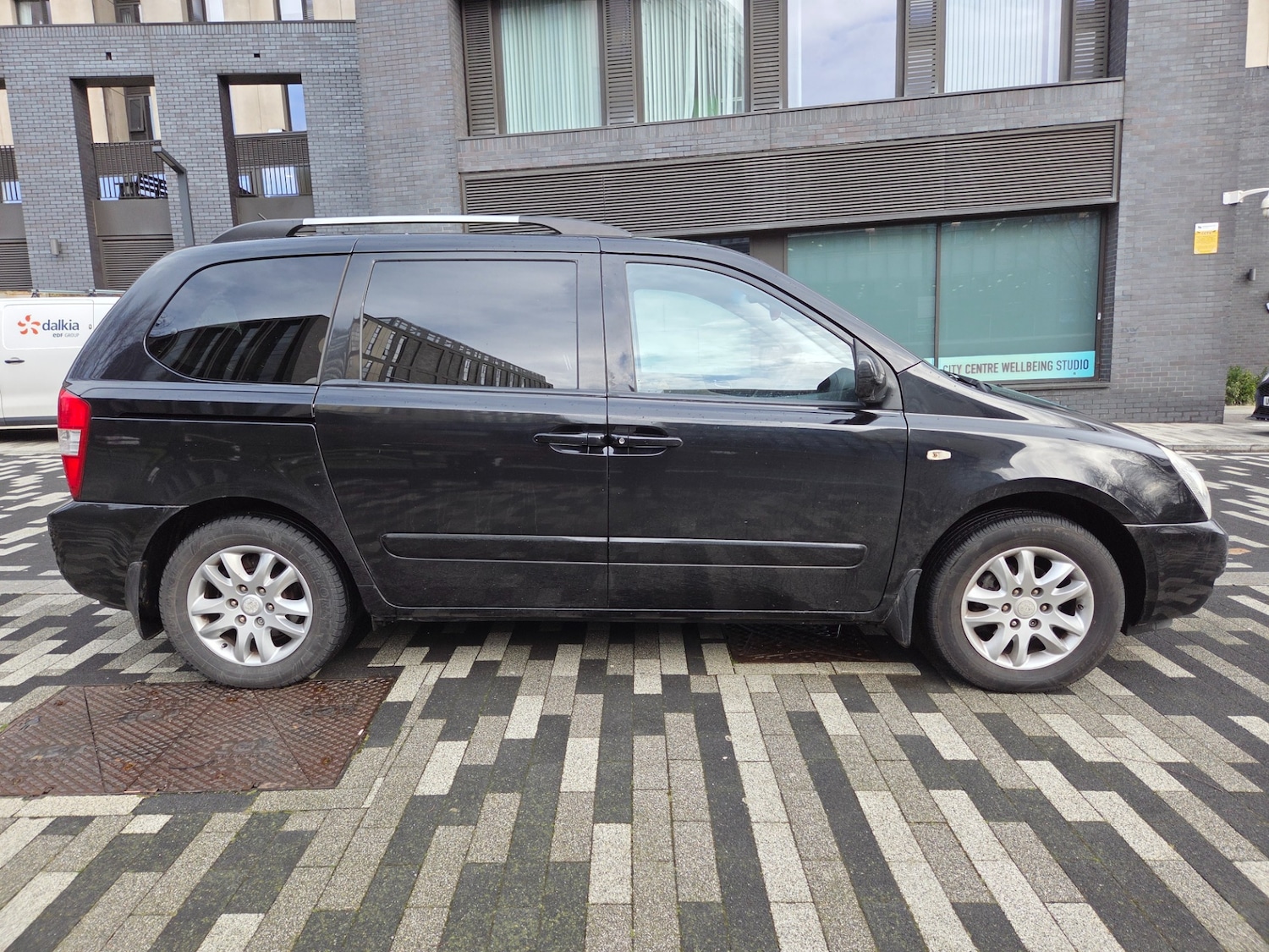 Used Kia Sedona 2010 for sale - 77342767: Photo 16