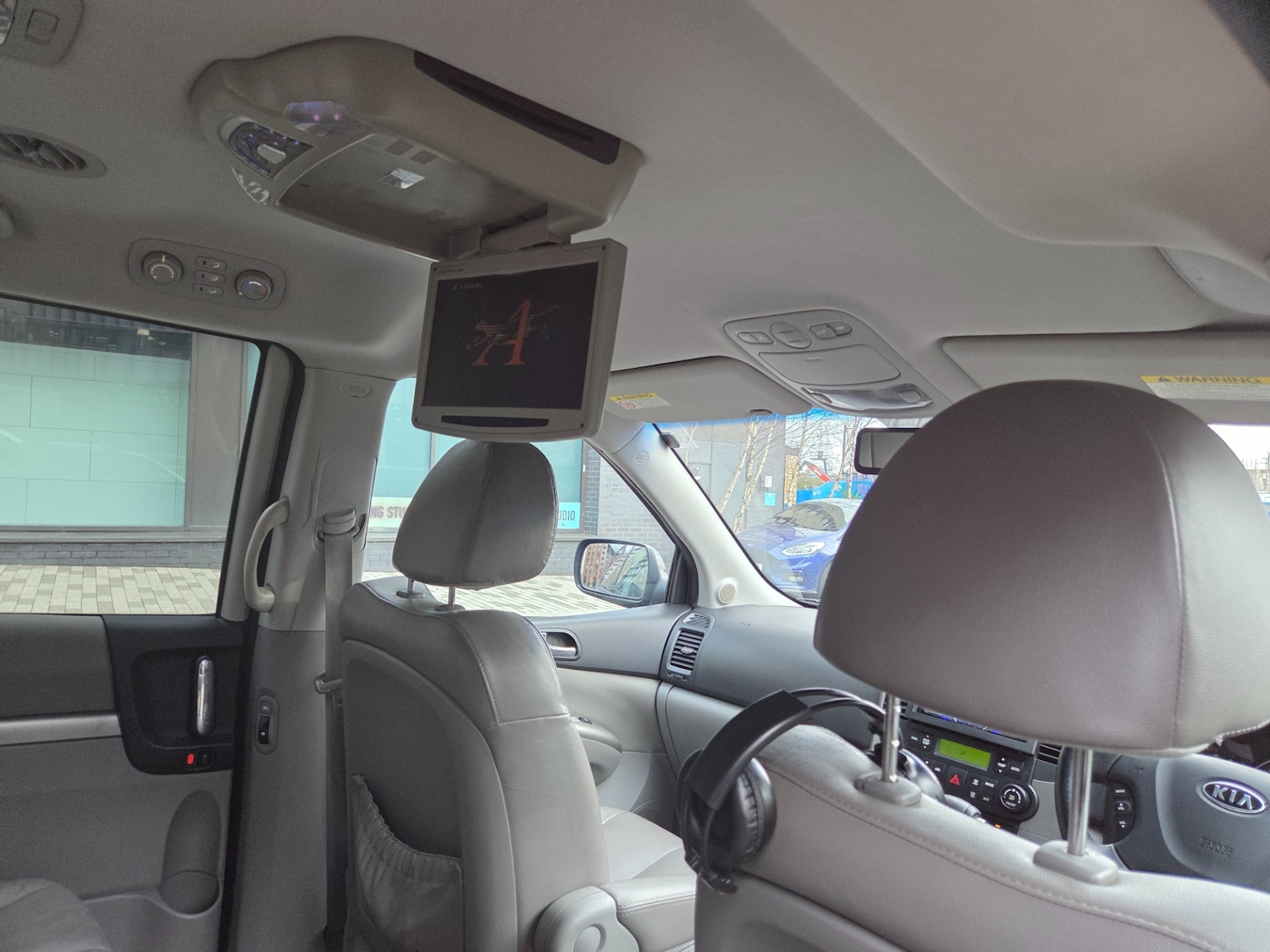 Used Kia Sedona 2010 for sale - 77342767: Photo 9