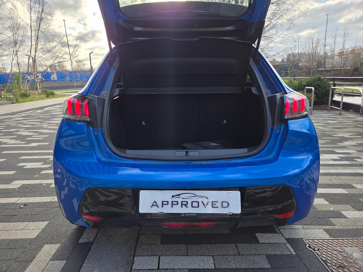 Used Peugeot 208 2022 for sale - 77050515: Photo 6