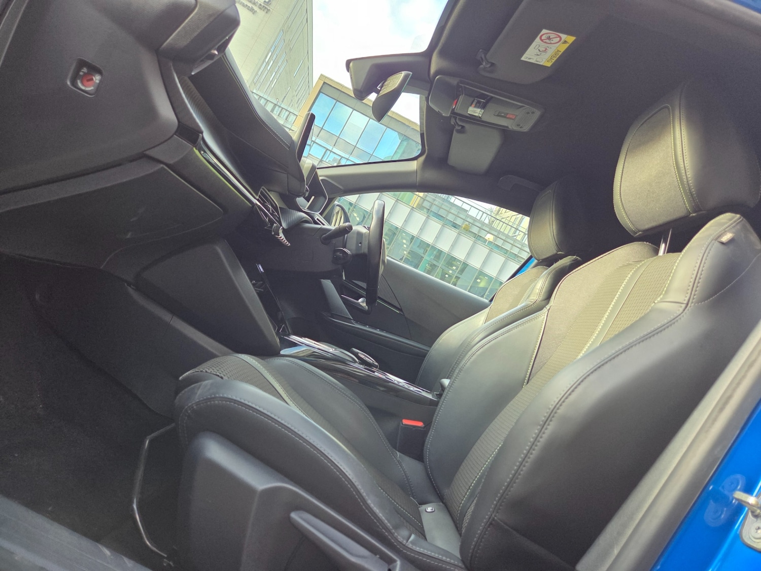 Used Peugeot 208 2022 for sale - 77050515: Photo 8