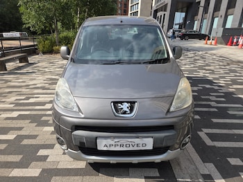 Used Peugeot Partner Tepee 2011 for sale - 79296389: Photo