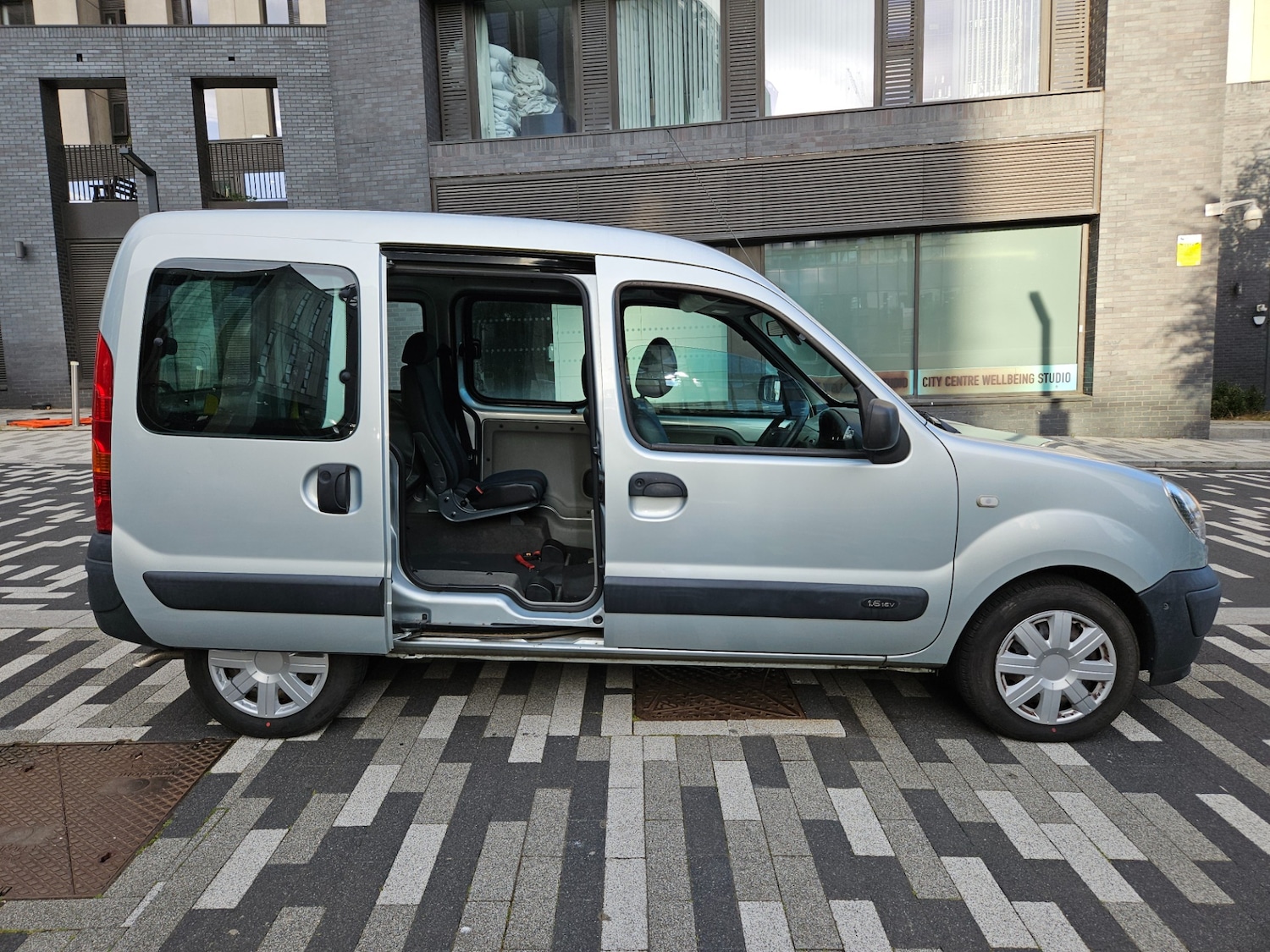 Vehicle 21