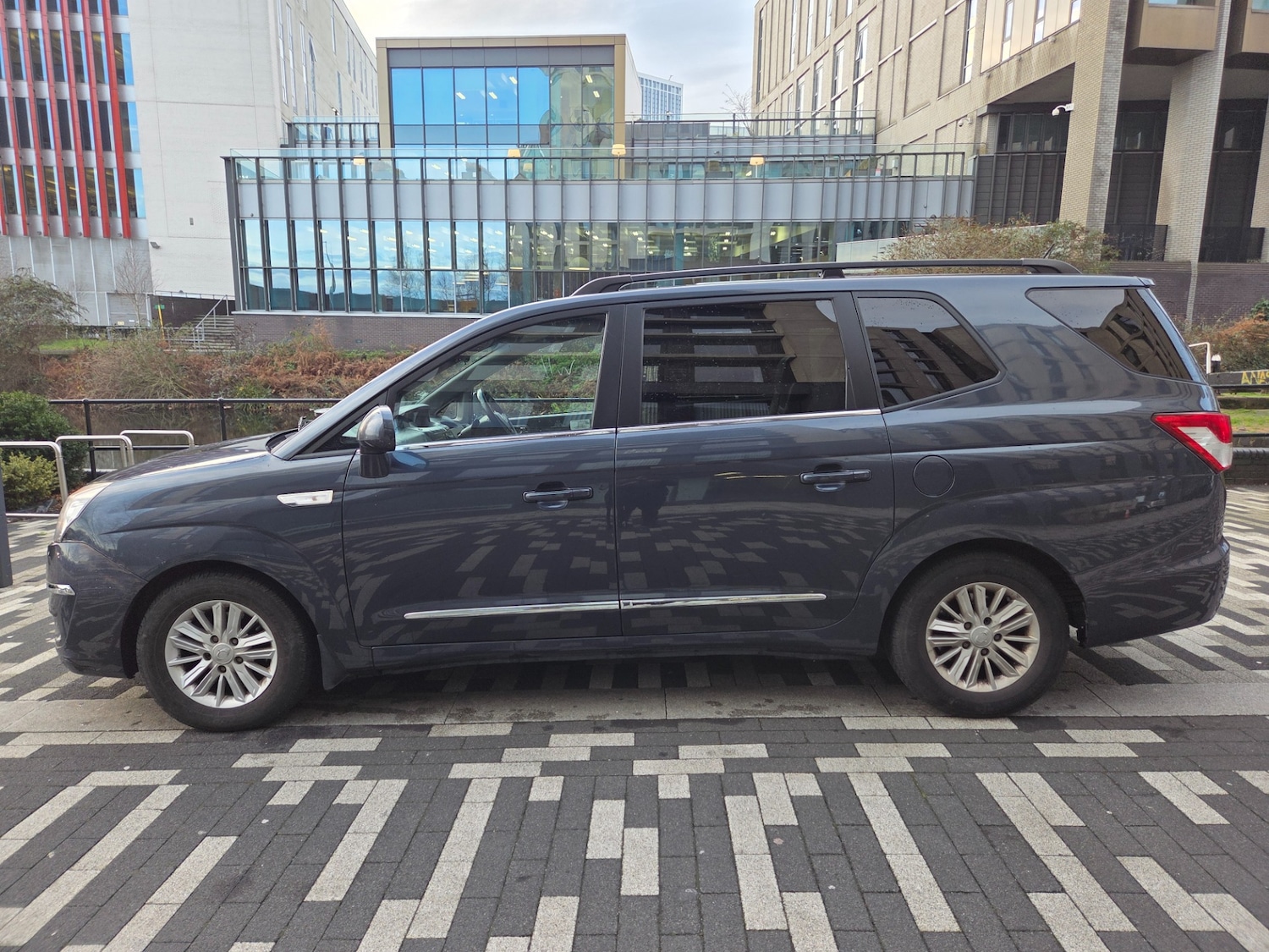 Used Ssangyong Turismo 2015 for sale - 76963104: Photo 1