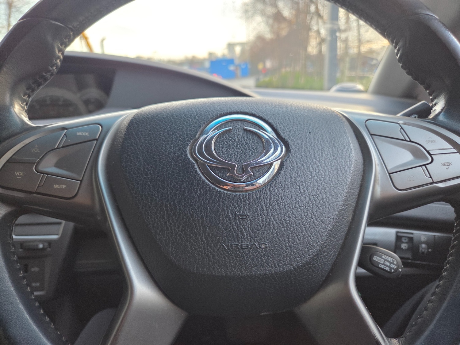 Used Ssangyong Turismo 2015 for sale - 76963104: Photo 10