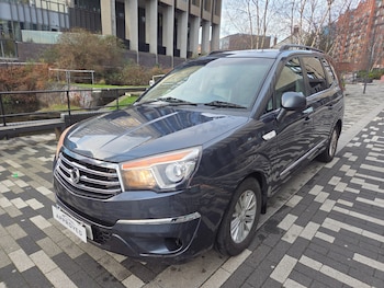 Used Ssangyong Turismo 2015 for sale - 76963104: Photo
