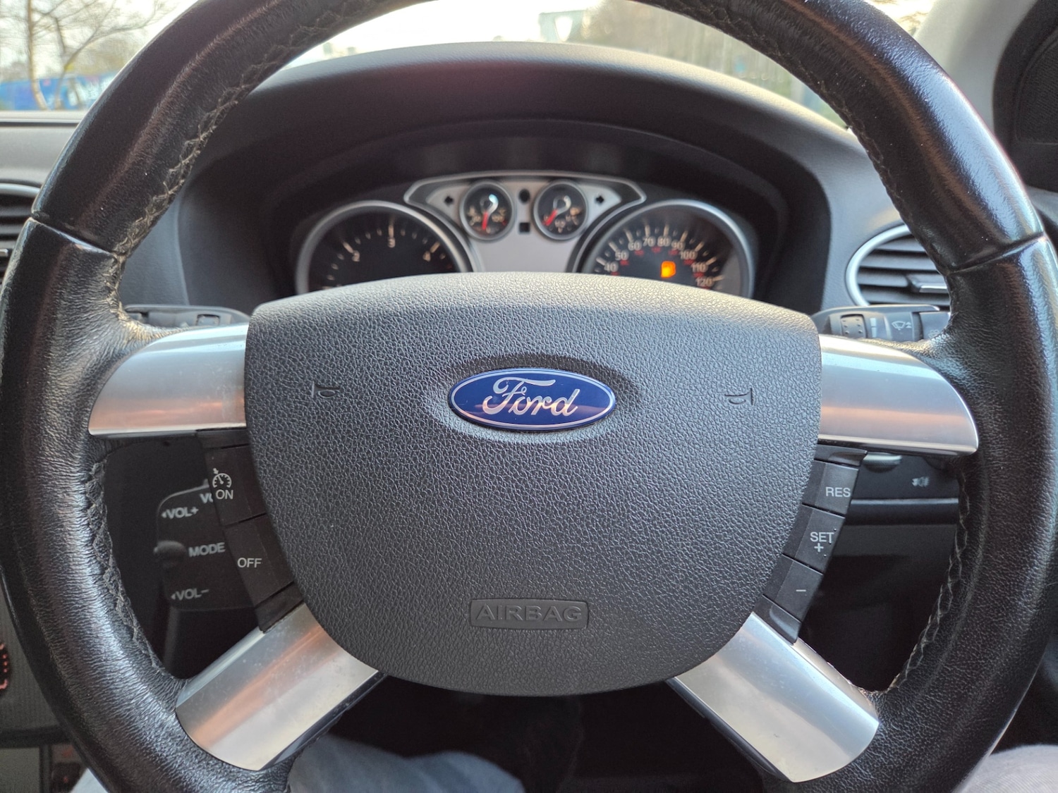 Used Ford Focus 2010 for sale - 76911303: Photo 12