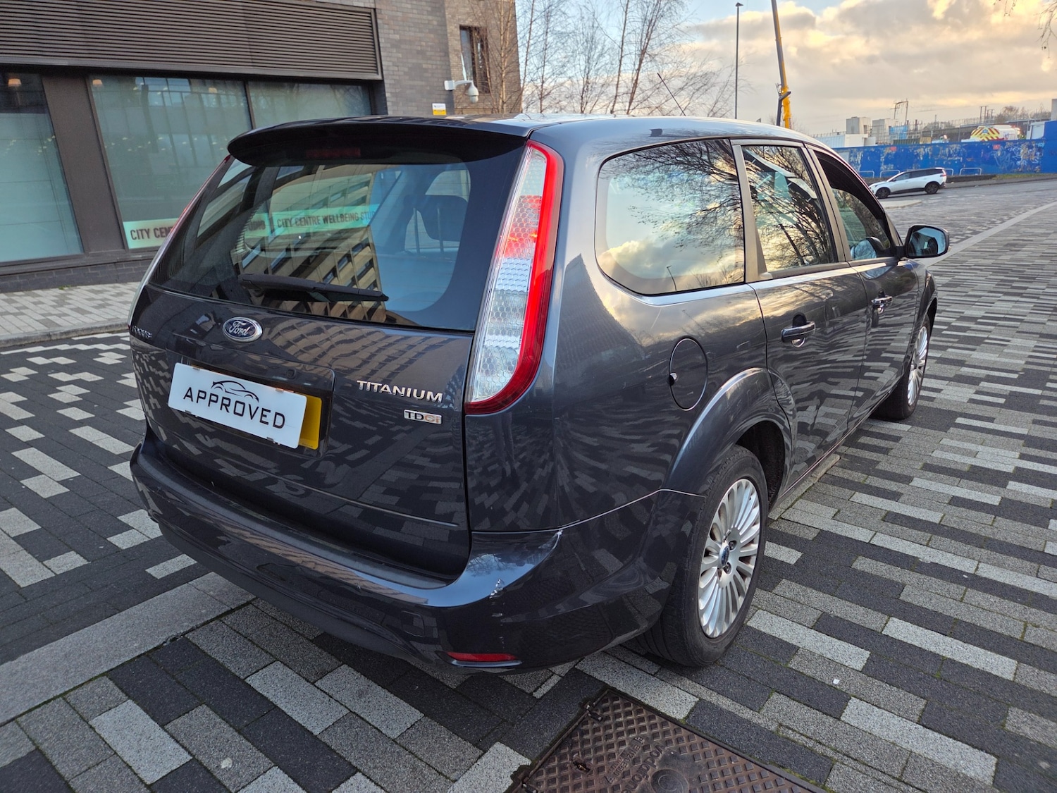 Used Ford Focus 2010 for sale - 76911303: Photo 3