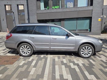 Used Subaru Outback 2010 for sale - 79297987: Photo