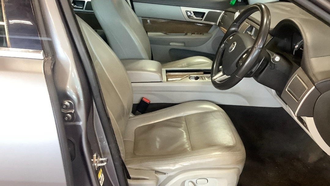 Used Jaguar XF 2009 for sale - 78048749: Photo 5