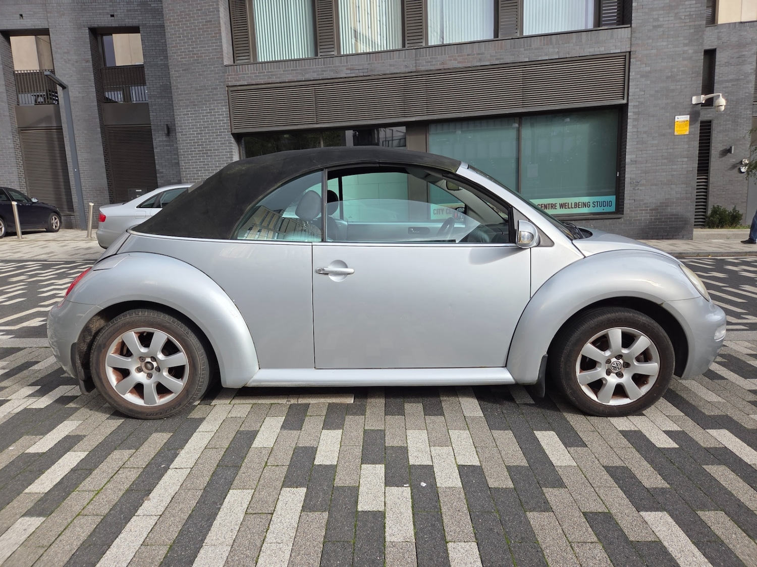 Used Volkswagen Beetle 2003 for sale - 76421895: Photo 13