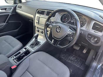 Used Volkswagen Golf 2016 for sale - 77321402: Photo