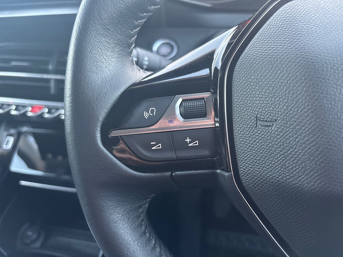 Used Peugeot 2008 2021 for sale - 76130621: Photo 22