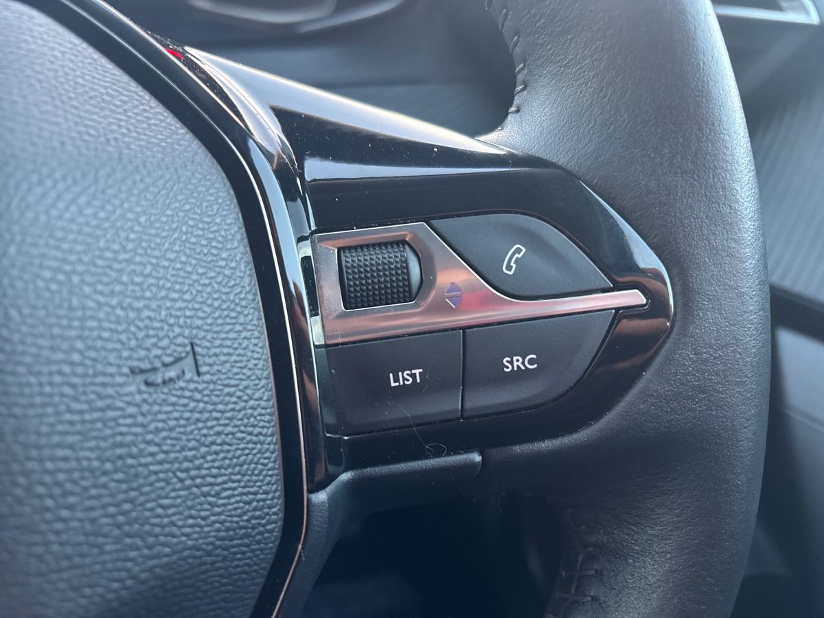 Used Peugeot 2008 2021 for sale - 76130621: Photo 23