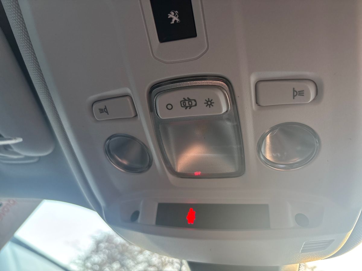 Used Peugeot 2008 2021 for sale - 76130621: Photo 31