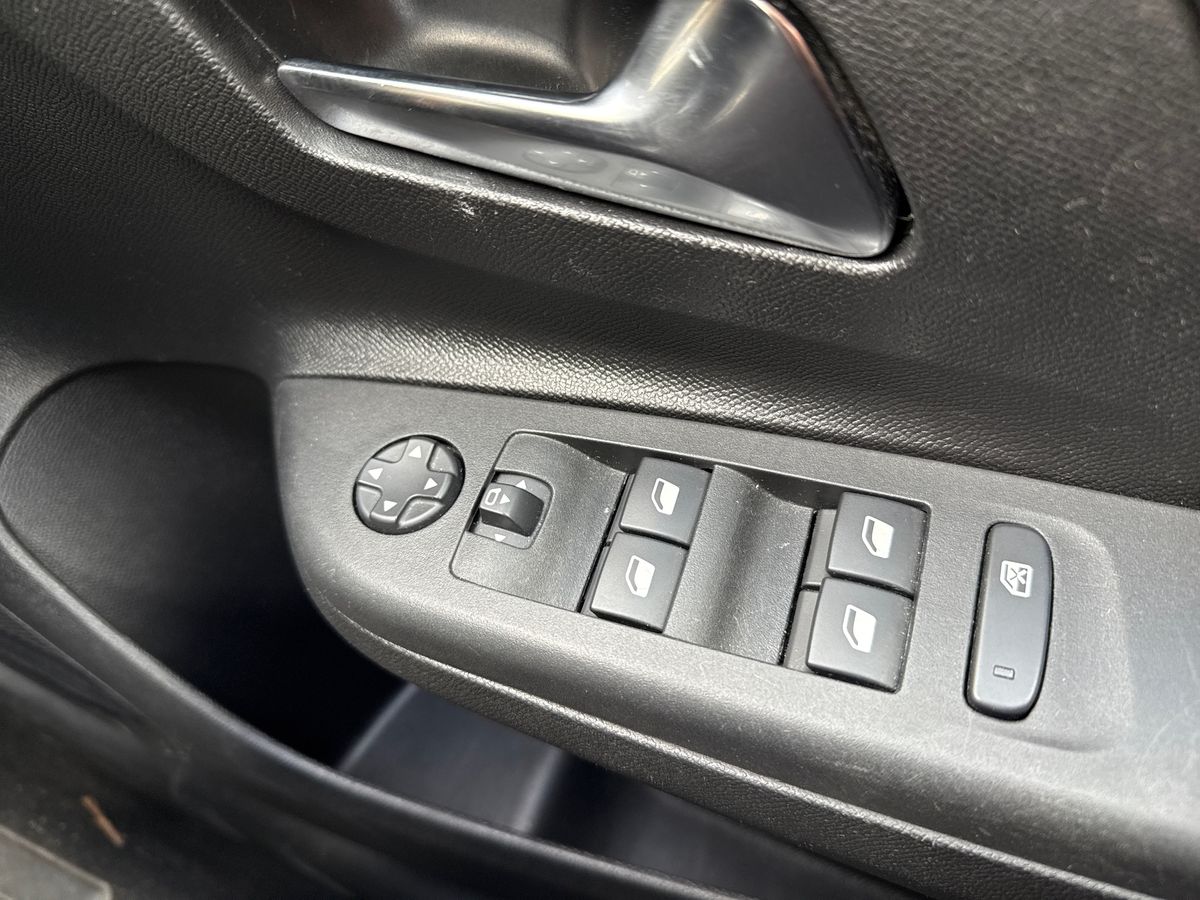 Used Vauxhall Corsa 2023 for sale - 76868596: Photo 17