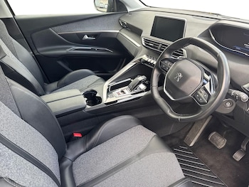 Used Peugeot 3008 2019 for sale - 76154932: Photo