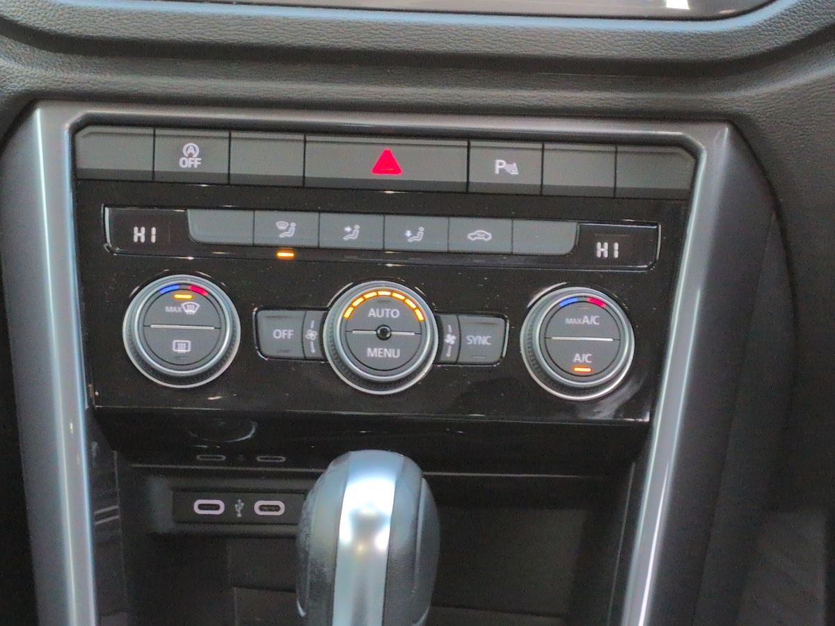 Used Volkswagen T-Roc 2021 for sale - 76868929: Photo 16