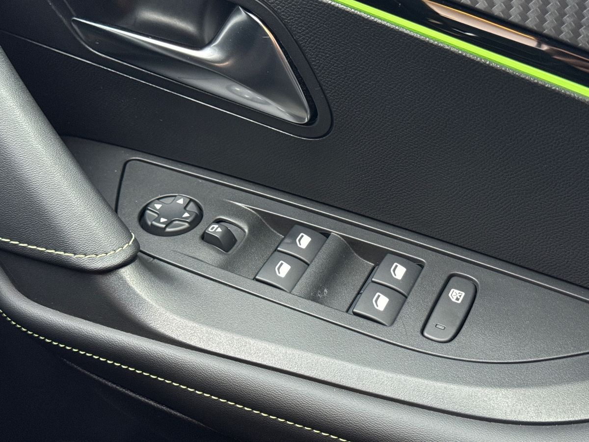 Used Peugeot 2008 2022 for sale - 76874801: Photo 17