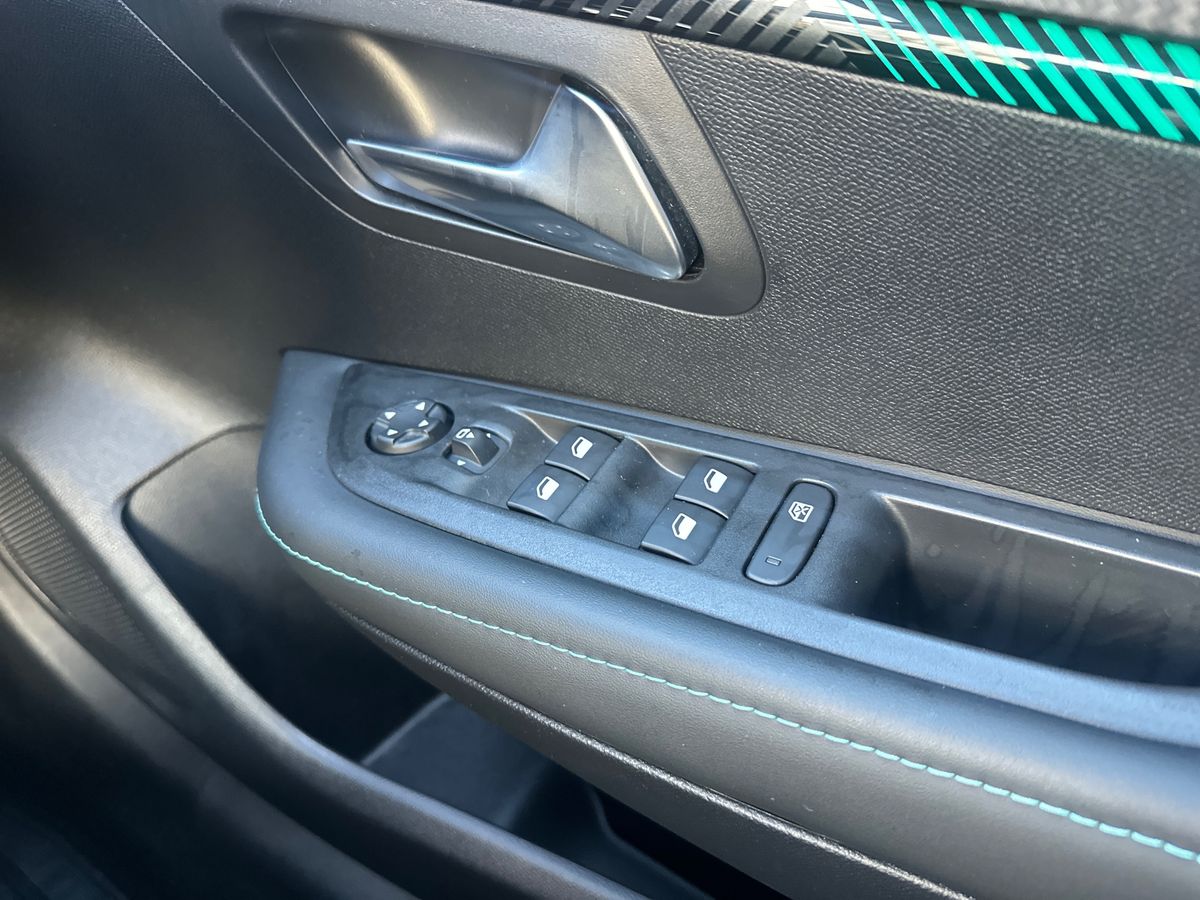 Used Peugeot 208 2023 for sale - 76971443: Photo 17