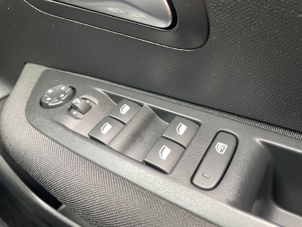 Used Peugeot 208 2022 for sale - 76130832: Photo 17