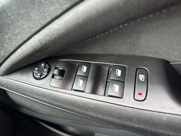 Used Vauxhall Crossland 2022 for sale - 75652957: Photo 17