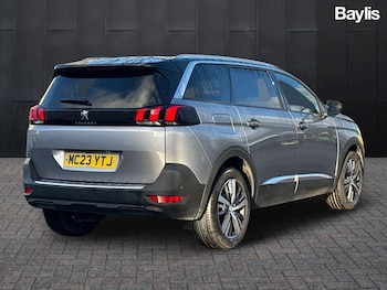 Used Peugeot 5008 2023 for sale - 76901504: Photo