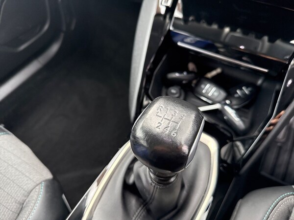 Used Peugeot 2008 2022 for sale - 76130637: Photo 15