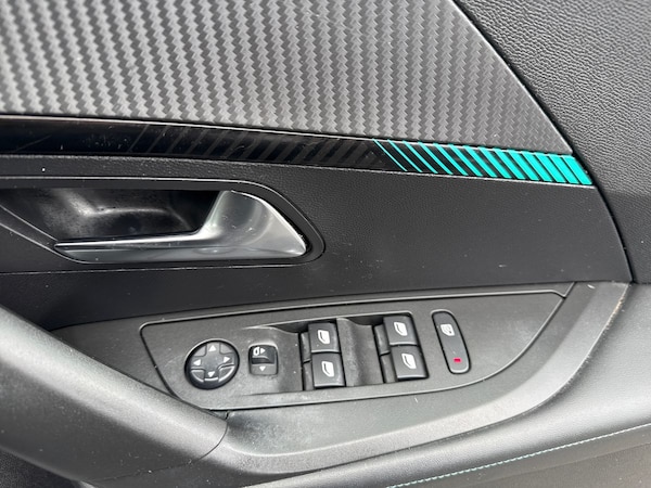 Used Peugeot 2008 2022 for sale - 76130637: Photo 17