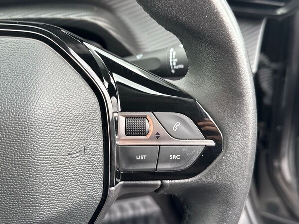 Used Peugeot 2008 2022 for sale - 76130637: Photo 23