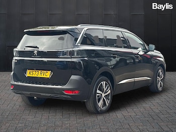 Used Peugeot 5008 2023 for sale - 76229327: Photo