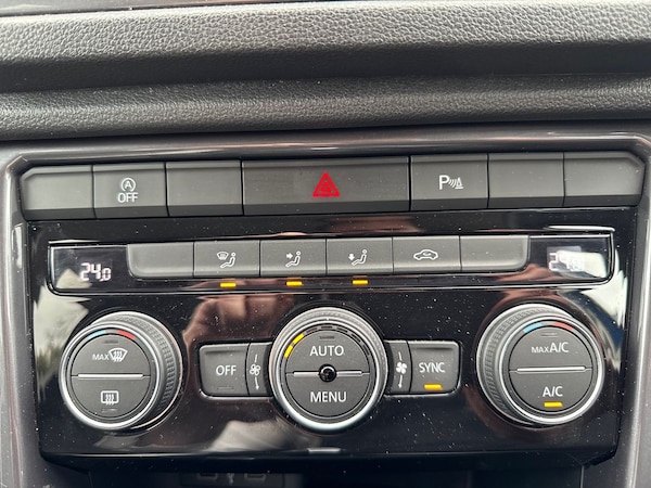 Used Volkswagen T-Roc 2021 for sale - 74030411: Photo 16