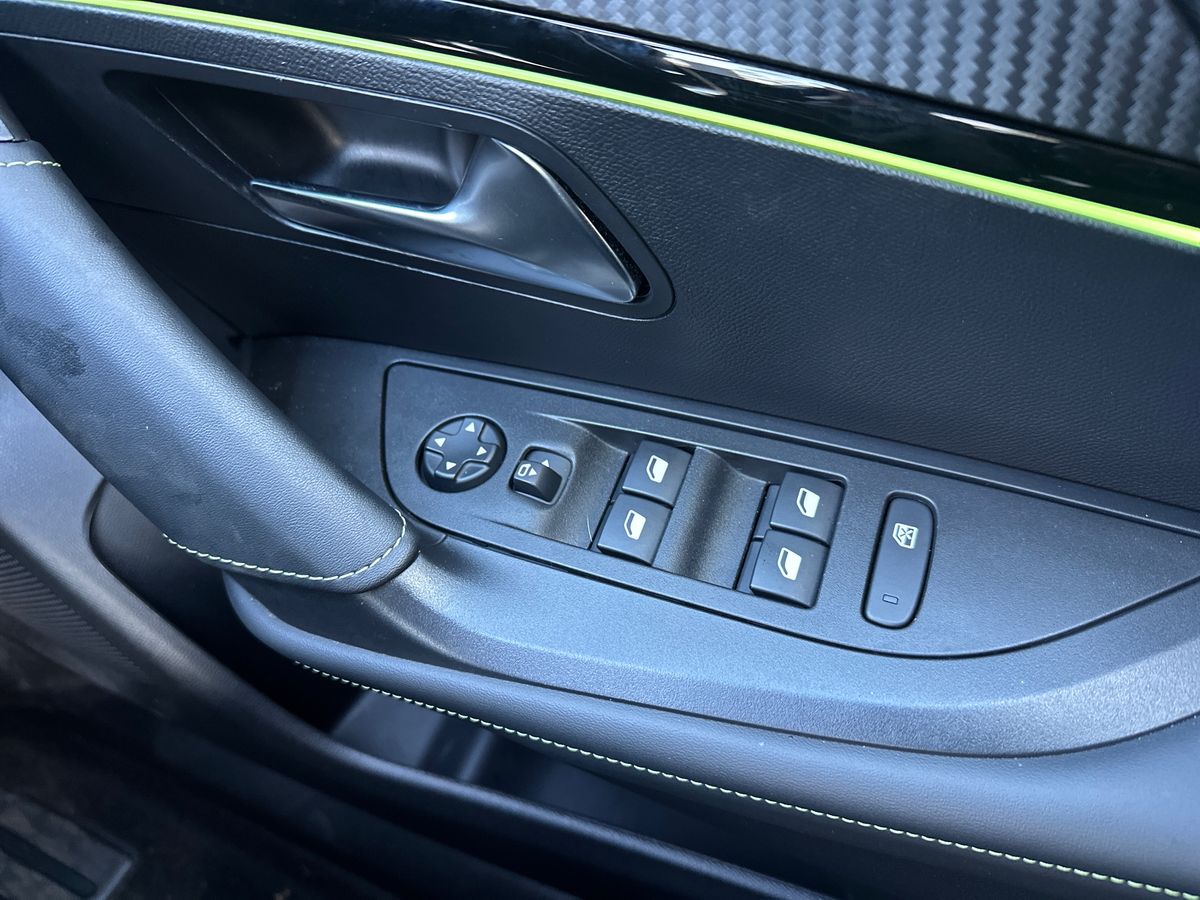 Used Peugeot 2008 2022 for sale - 76229244: Photo 17