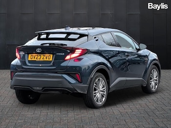 Used Toyota C-HR 2023 for sale - 77499735: Photo