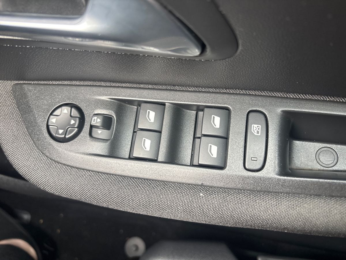 Used Peugeot 208 2022 for sale - 76871056: Photo 17