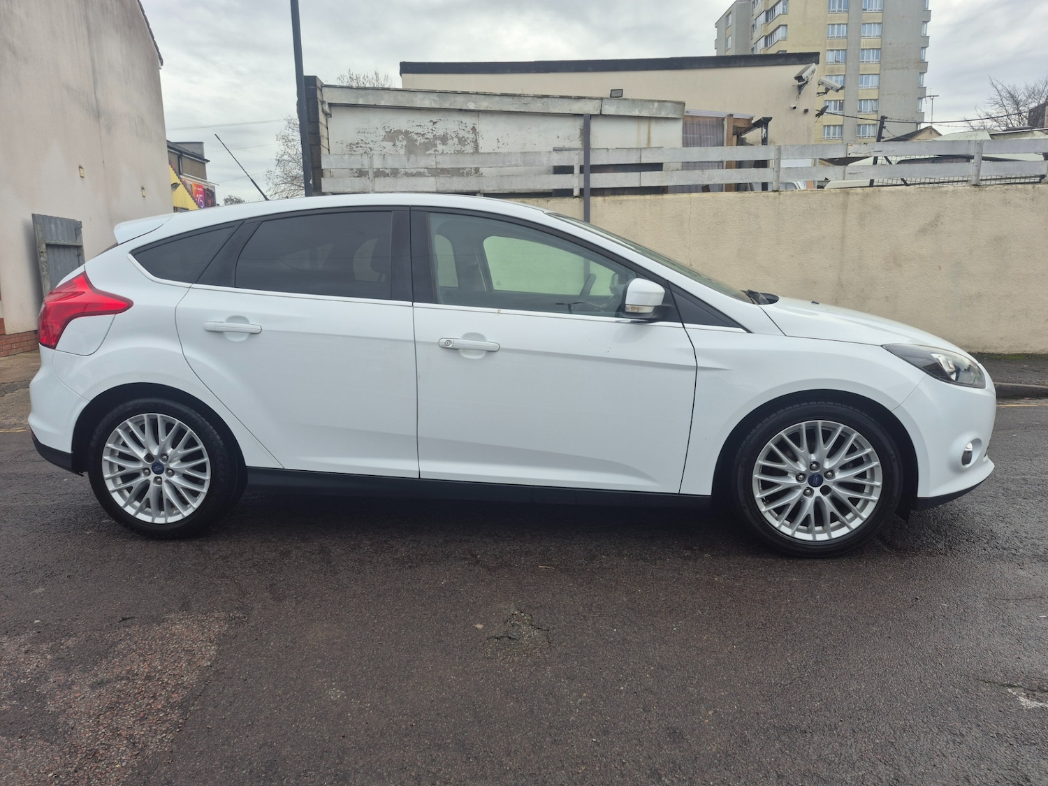 Used Ford Focus 2013 for sale - 76864264: Photo 3