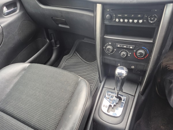 Used Peugeot 207 2013 for sale - 76313781: Photo 19