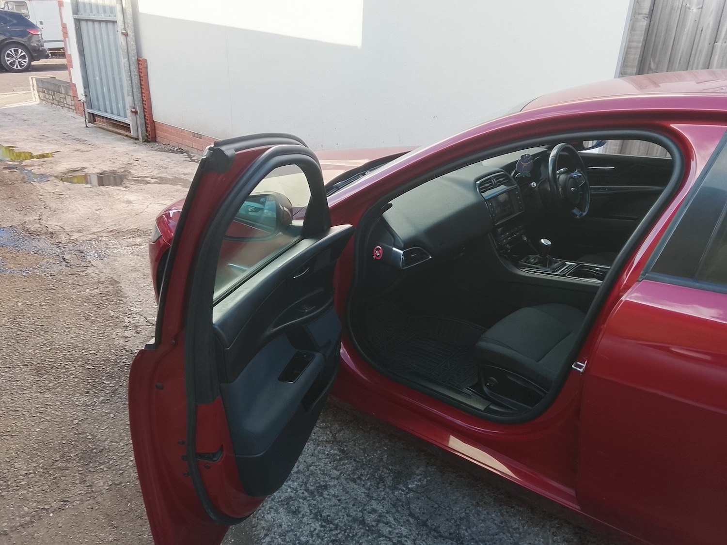 Used Jaguar XE 2016 for sale - 78084663: Photo 11