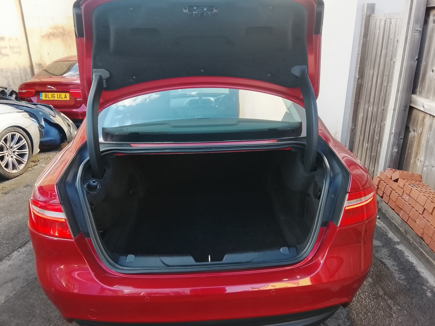 Used Jaguar XE 2016 for sale - 78084663: Photo 14